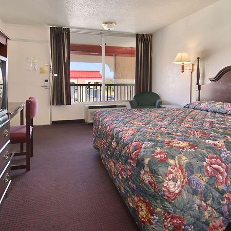 Мотель Super 8 By Wyndham Oklahoma Fairgrounds Экстерьер фото