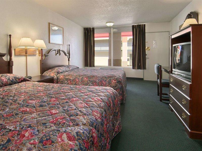Мотель Super 8 By Wyndham Oklahoma Fairgrounds Экстерьер фото
