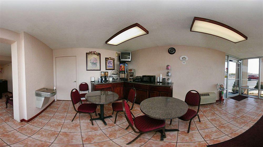 Мотель Super 8 By Wyndham Oklahoma Fairgrounds Экстерьер фото